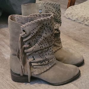 Fringe boots